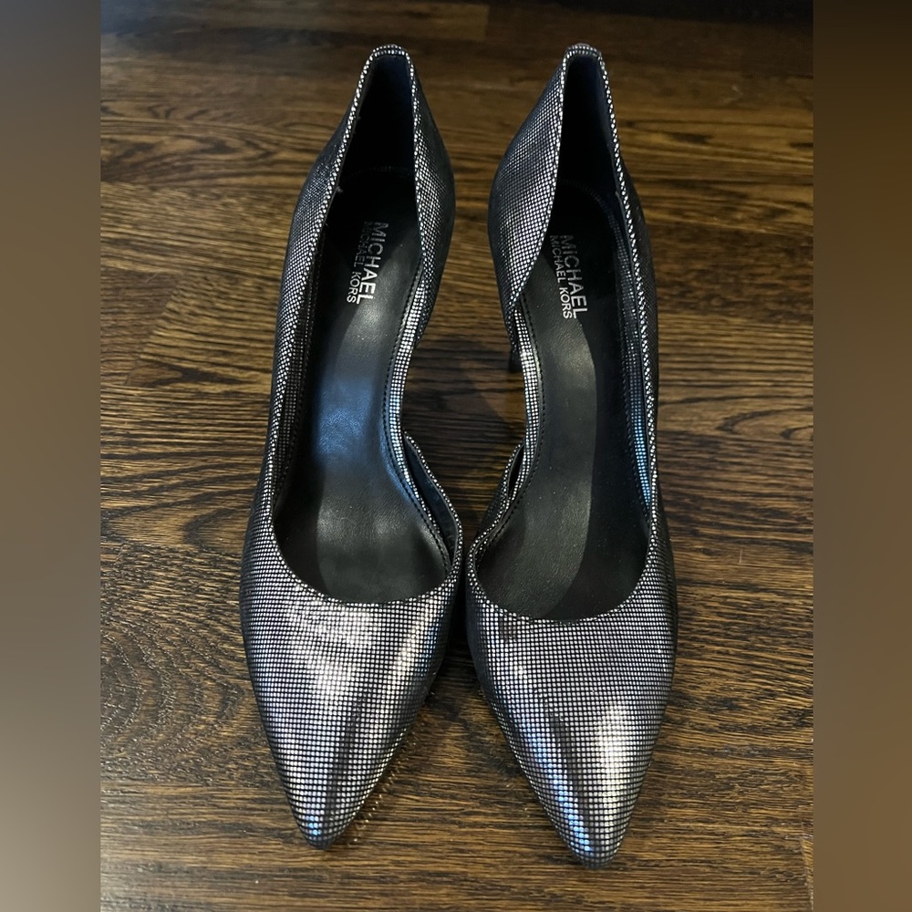 Michael Kors Dorothy Flex Dorsay Heel
